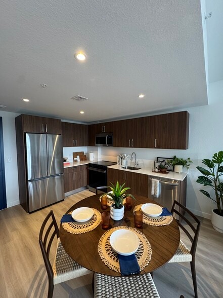 Primary Photo - 3711 NW 11th St