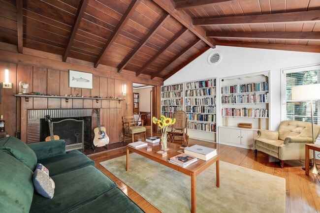 Building Photo - 7503 Willow Glen Rd