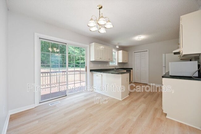 Building Photo - 104 Webbs Mill Dr