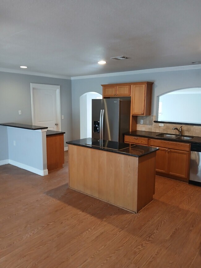 Building Photo - 7218 Yucca Dr