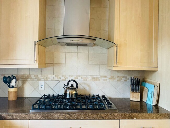 Building Photo - 3005 Strongs Dr