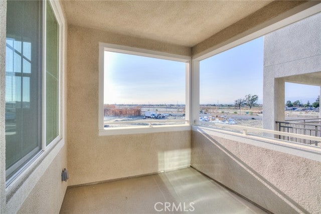Building Photo - 5999 Huntington Dr