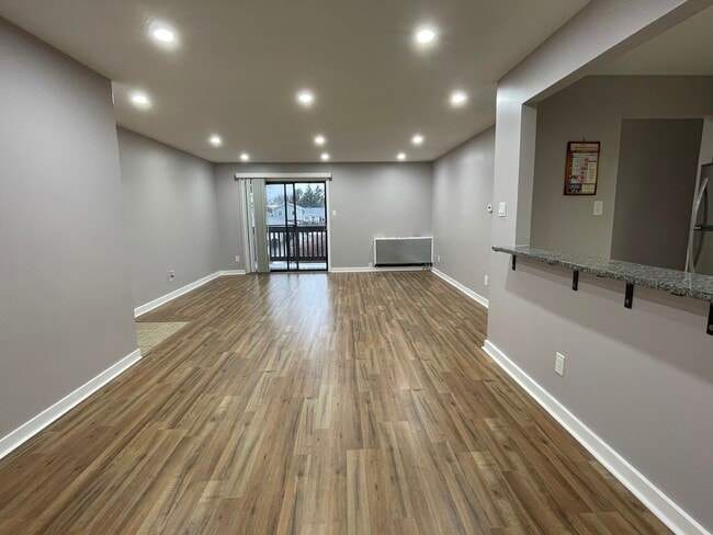 Building Photo - 803 Garden Cir