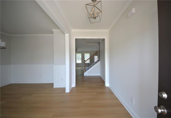 Building Photo - 547 Hellen Vly Dr