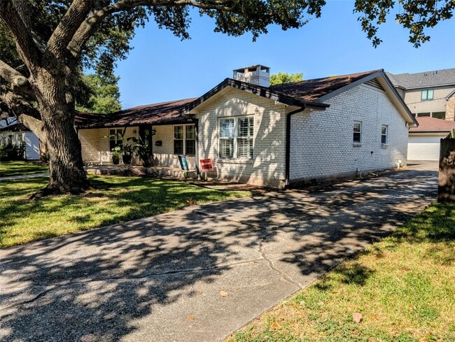 Building Photo - 9618 S Rice Ave
