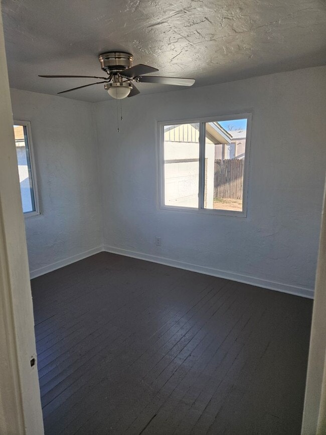 Building Photo - CARLTON