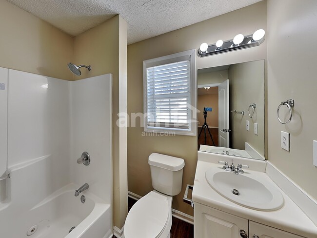 Building Photo - 32 Alston Ln SW