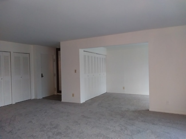 Building Photo - 7811 Dassett Ct