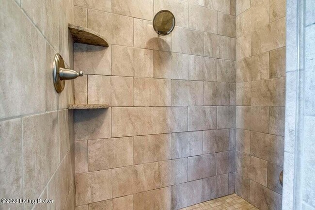 Building Photo - 6121 Mistflower Cir