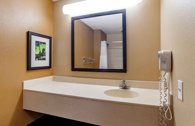 Building Photo - Furnished Studio-Los Angeles - Monrovia