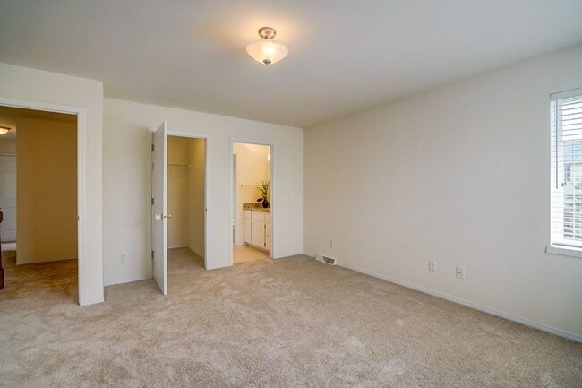 Building Photo - 1237 Jasmine Dr