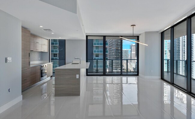 Building Photo - 1300 S Miami Ave