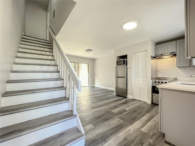 Building Photo - 10288 Turkey Lake Rd