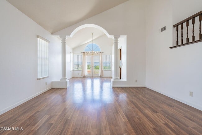 Building Photo - 376 Fresh Meadows Rd
