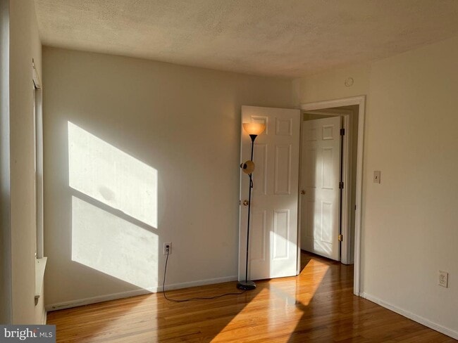 Building Photo - 28 Keith St