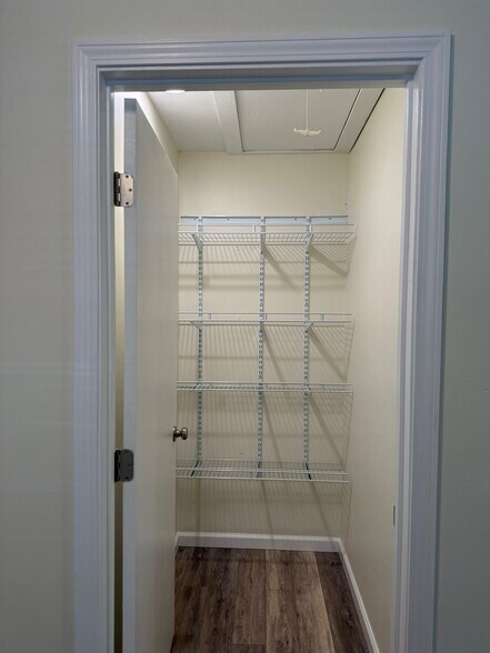 Pantry/Storage - 922 Kramer Ave