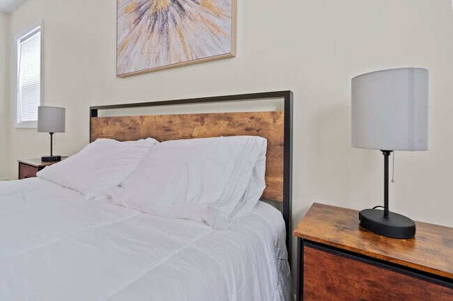 Building Photo - 1626 Union Turnpike