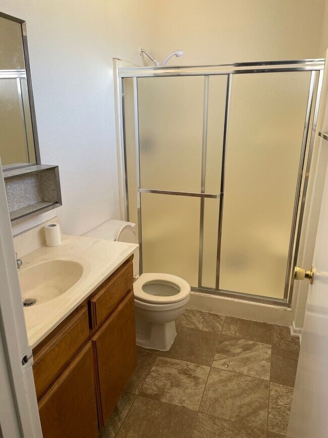 Building Photo - AVAILABLE NOW $200 off First Month Rent