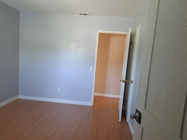 Building Photo - 927 Rutgers Ave