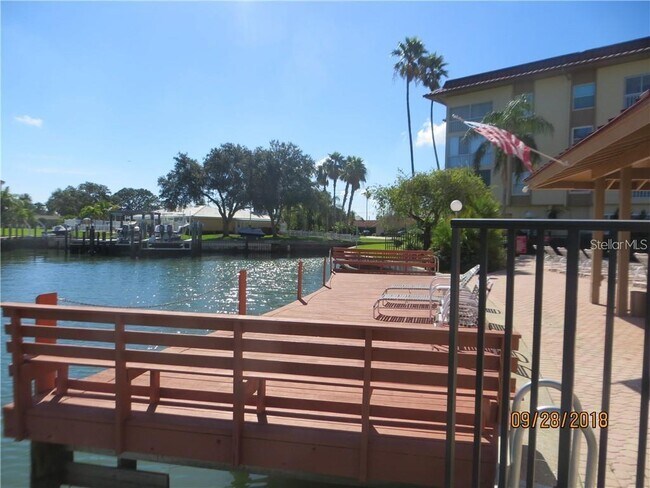 Building Photo - 121 Island Way