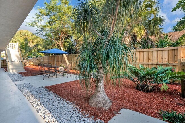 Building Photo - 417 N K St