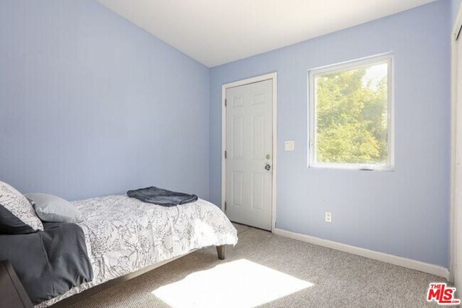 Building Photo - 318 Parkman Ave