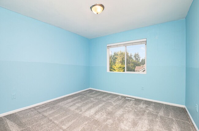 Building Photo - Spacious 5 bed 3 bath home in Puyallup