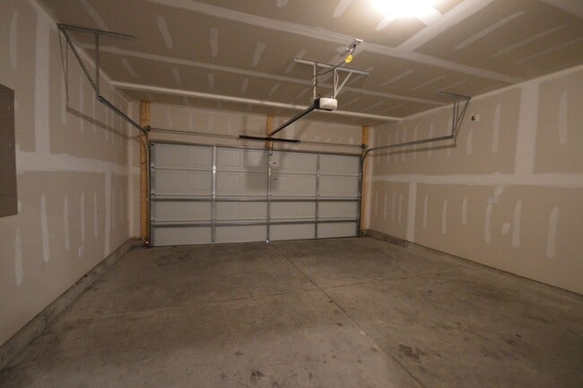 Building Photo - 4229 Olde Waverly Wy