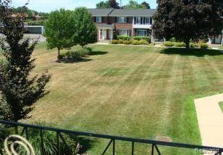 Building Photo - 1121 W Tienken Rd