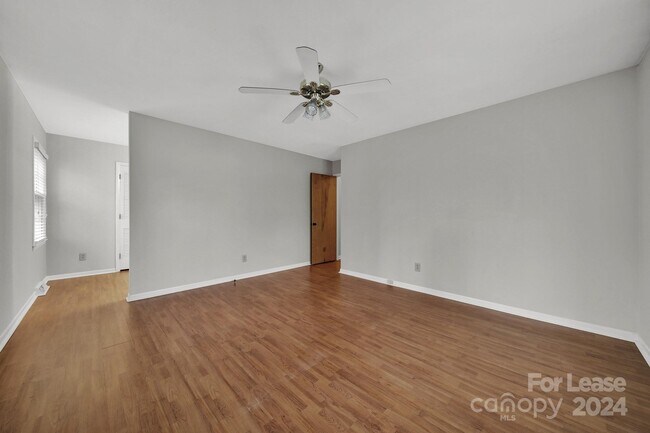 Building Photo - 5922 Coatbridge Ln