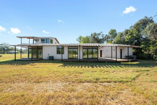 Building Photo - 1802 Man O War Dr
