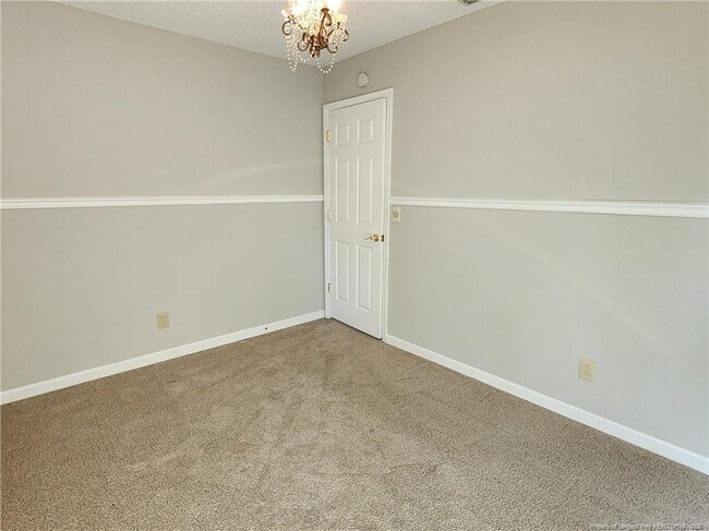 Building Photo - 909 Bramblewood Ct