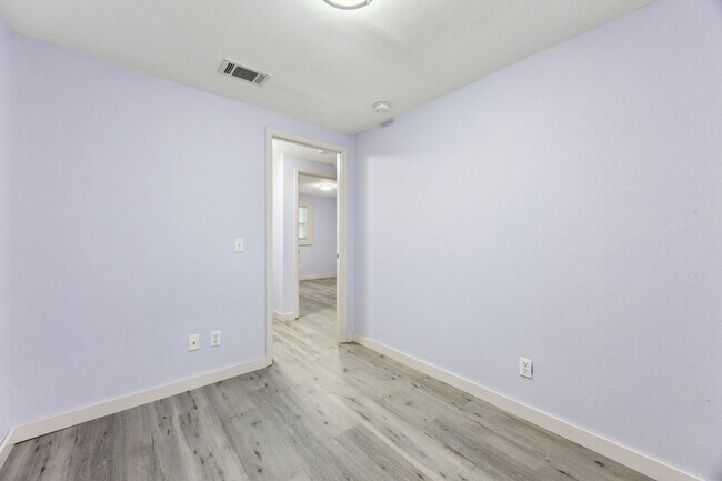 Building Photo - Adorable Newly Renovated 3/2 on Amelia Island’s South End
