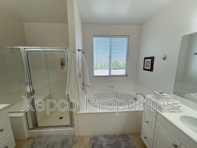 Building Photo - 1290 Esperanza Trail
