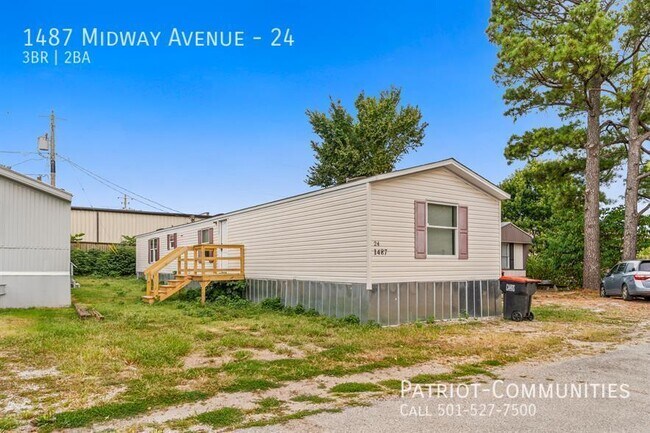 Building Photo - 1487 Midway Ave