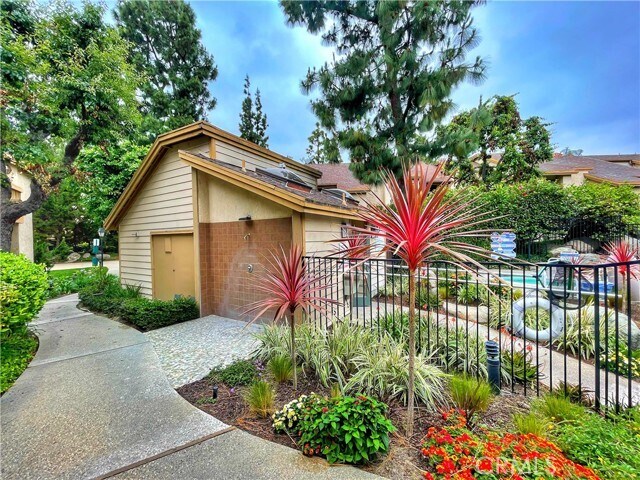 Building Photo - 16211 Downey Ave