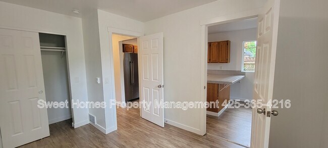 Building Photo - 810 23rd Ave