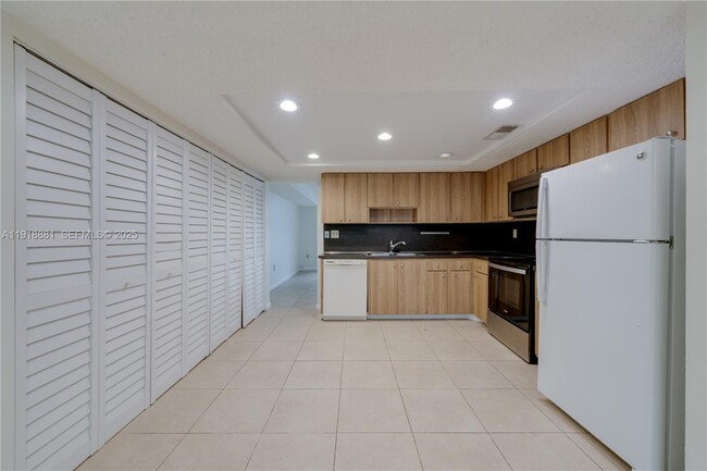 Building Photo - 7827 SW 106th Cir