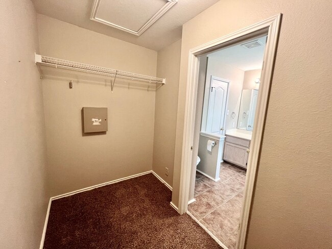 Building Photo - *COMING SOON* Pet-Friendly 3BD/2.5BA with Bonus Loft, Deck & Garden Tub – Near Tezel Rd!