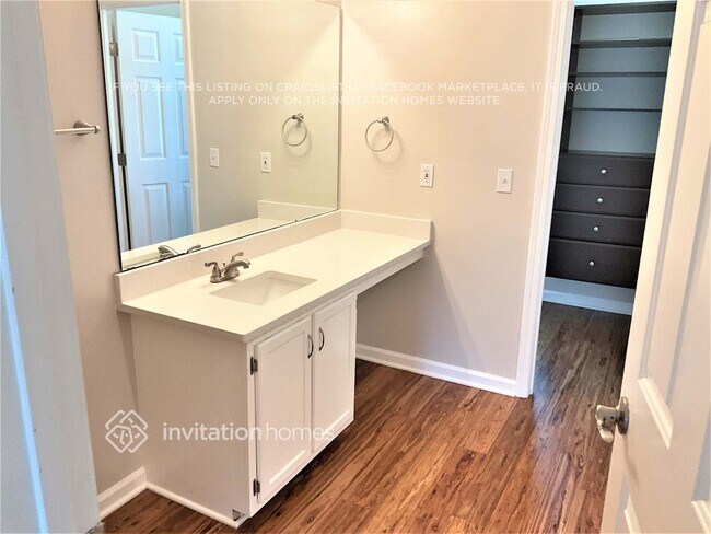 Building Photo - 2384 Saguaro Ln