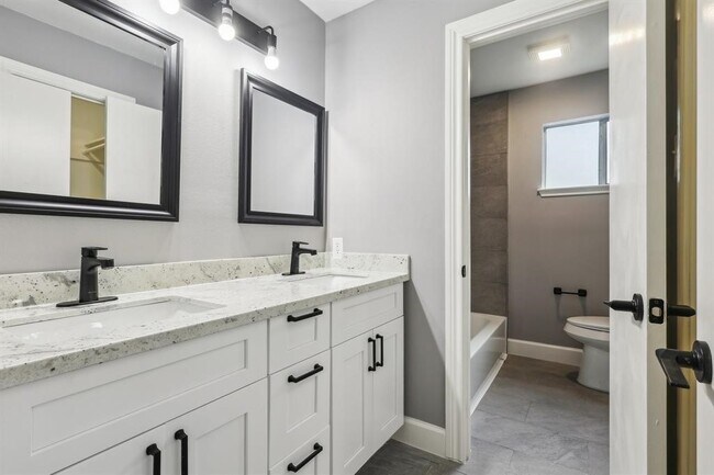Building Photo - 4031 Rushcroft Dr