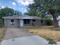 Building Photo - 1717 Magnolia Dr
