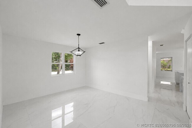 Building Photo - 4734 NW 5th Ct