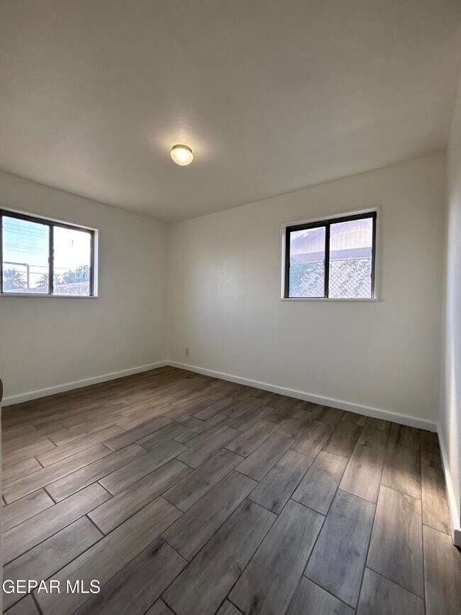 Building Photo - 6138 Taos Dr