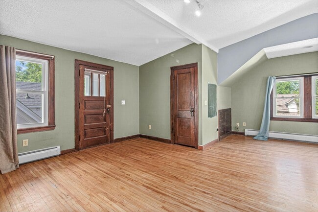 Building Photo - 3347 Emerson Ave N
