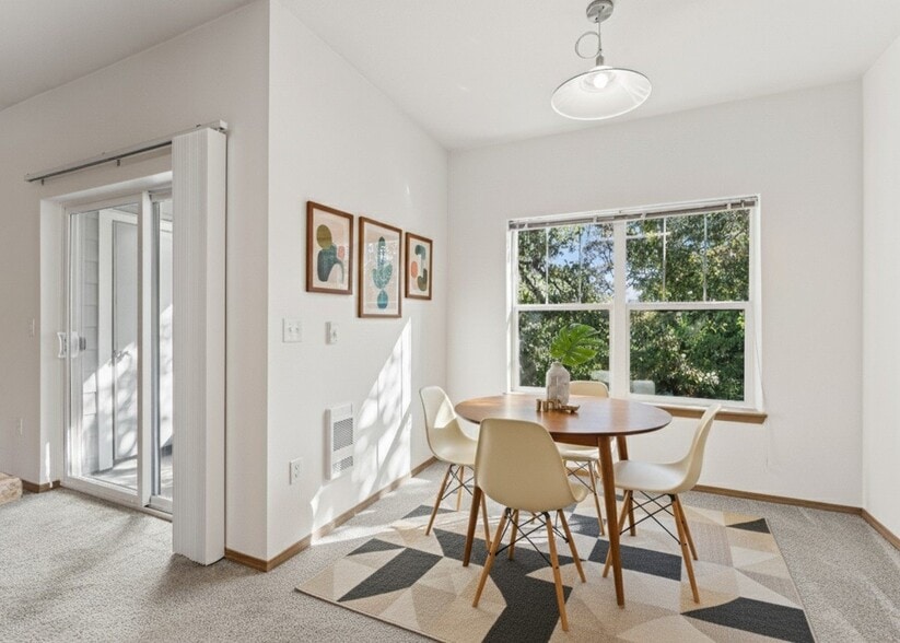 Building Photo - Reedville Commons