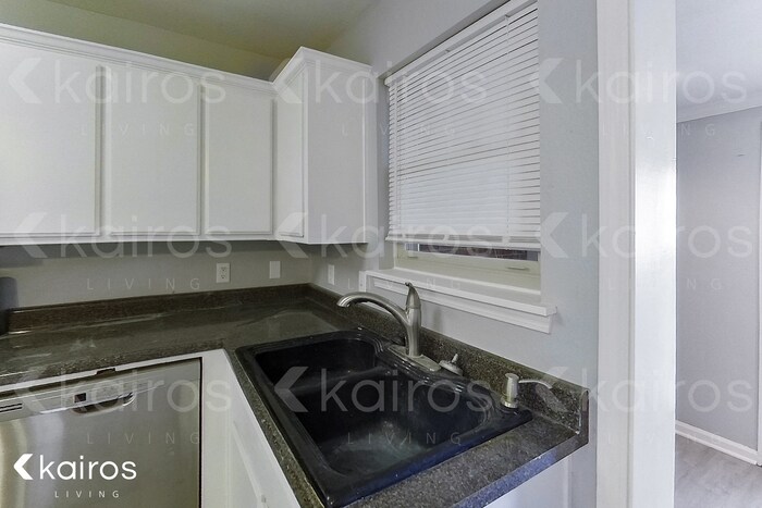 Building Photo - 3807 S Williams St