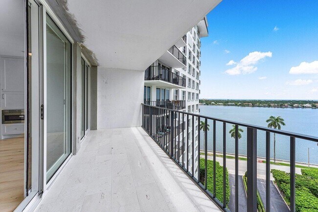 Building Photo - 1701 S Flagler Dr