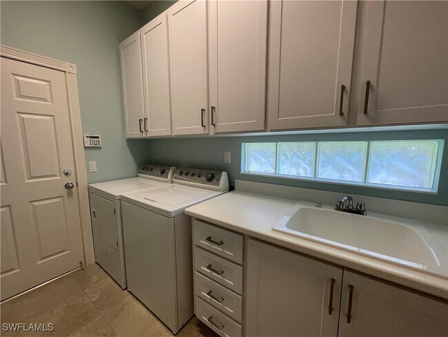 Building Photo - 7710 Tommasi Ct