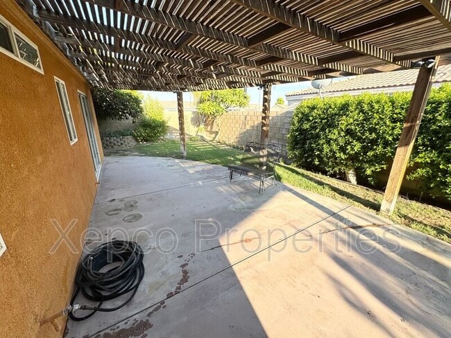 Building Photo - 82143 Pinyon Ave